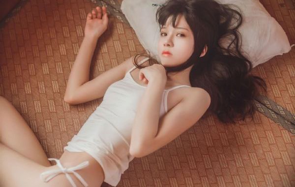 欧美30岁左右女装模特_HD全集免费观看